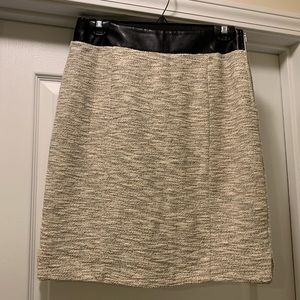 Banana Republic high waist cream short skirt sz 6